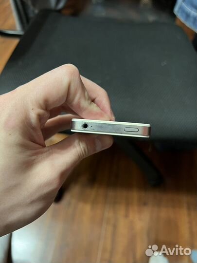 iPhone 4S, 16 ГБ