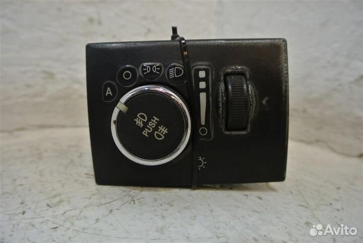 Переключатель света фар Jeep Grand Cherokee WK2 2