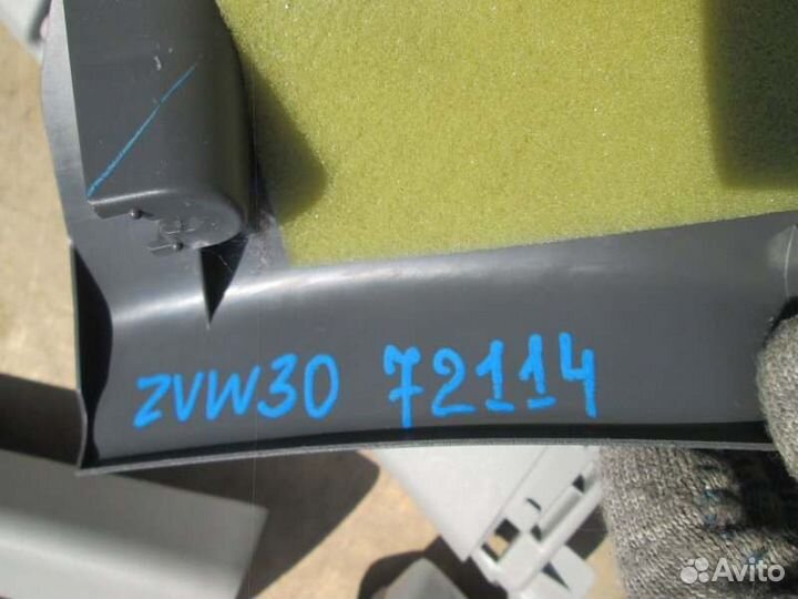 Пластик салона Toyota Prius ZVW30 2ZR-FXE 2009/10