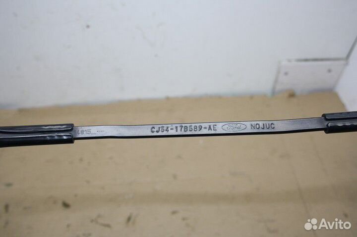 Поводок стеклоочистителя передний правый ford kuga