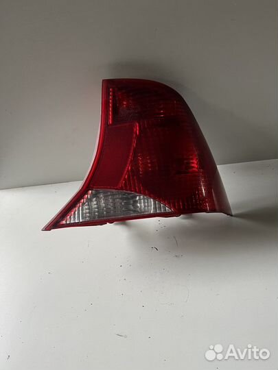 Ford focus 1 фонарь задний правый США седан