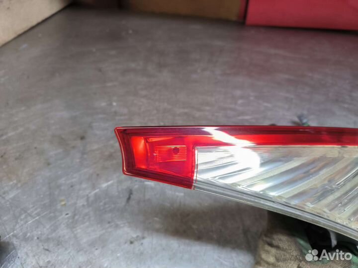 Renault Megane 3 фонарь крышку багажника левый