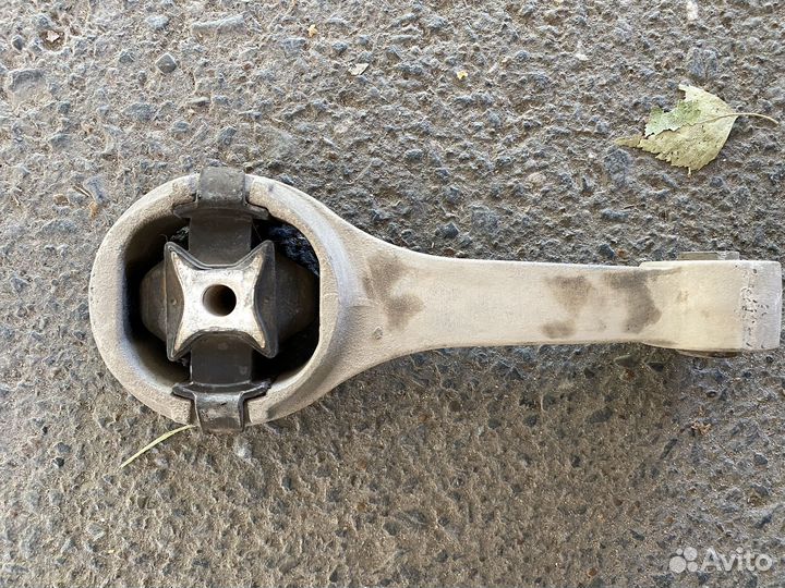 Опора подушка двигателя задняя polo sedan