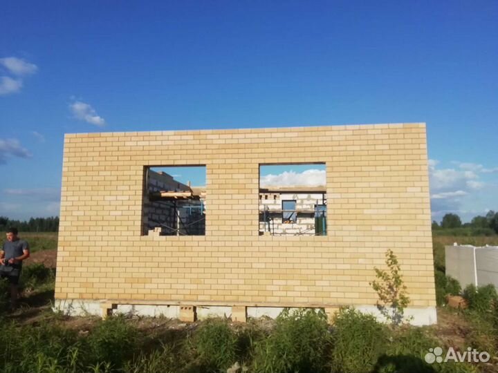 Бригада строителей