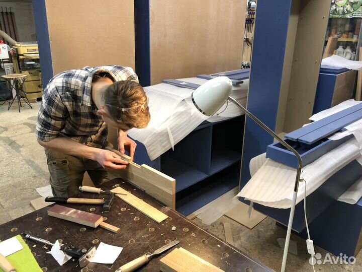 Обучение столярному делу (работа с деревом)