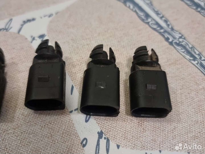 Датчик температуры воздуха Audi VW 8Z0820535
