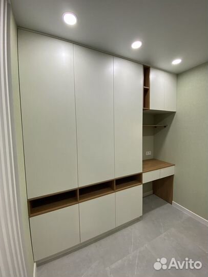 Шкаф распашной