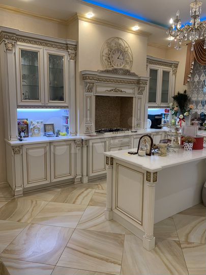 Дом 345 м² на участке 6 сот.