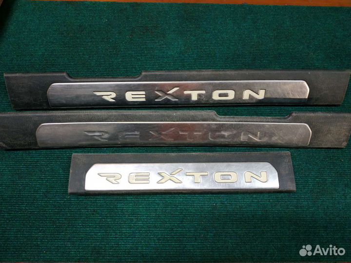 Накладки порогов Ssang Yong Rexton 2