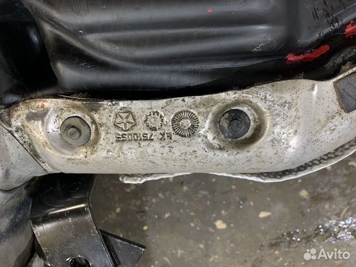 Топливный бак jeep grand cherokee SRT 9