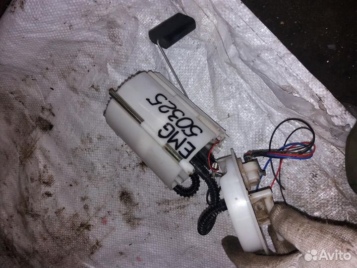 Бензонасос Топливный насос Geely Emgrand EC7