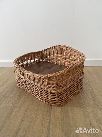 Лежанка для животных (корзина плетеная)