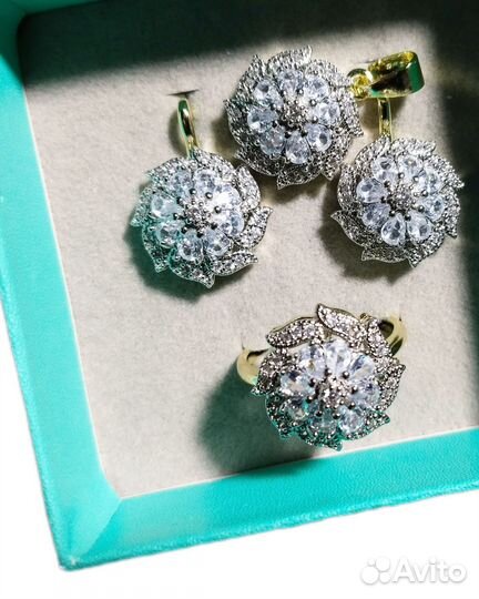 Комплект позолоченной бижутерии под золото, новый