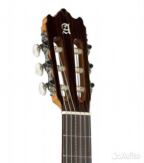 Классическая гитара Alhambra 8.206 Flamenco Studen