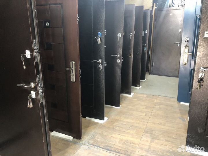 Дверь входная металлическая бу б/у