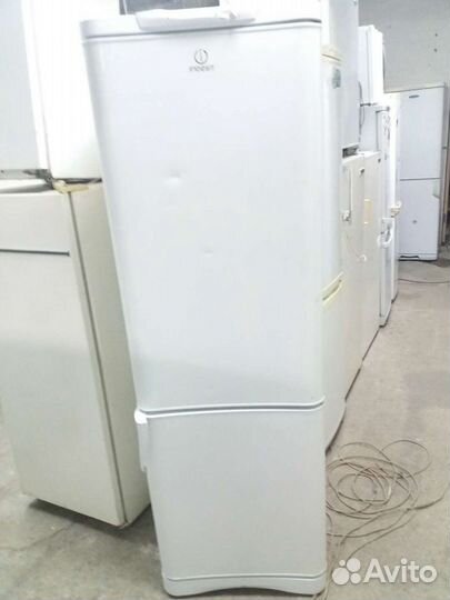 Холодильник Indesit