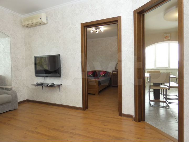 2-к. квартира, 53 м², 3/6 эт.