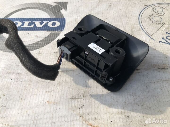 Кнопка фиксатора стояночного тормоза Volvo V70 (S)