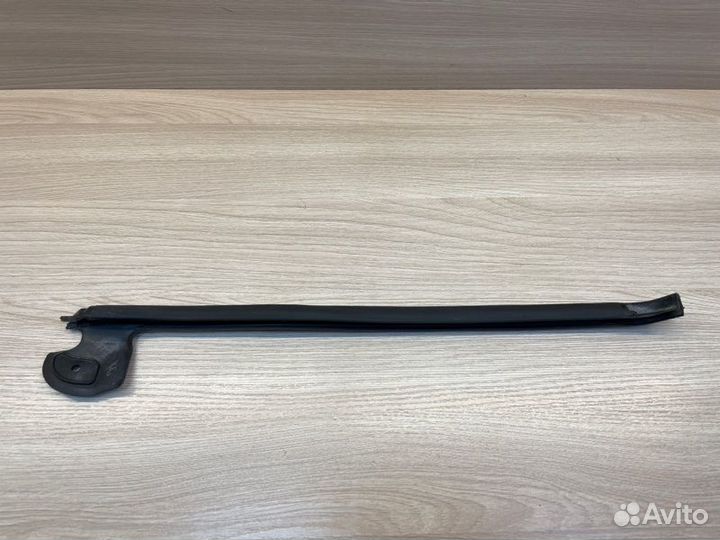 Уплотнитель двери задний правый LADA X-Ray