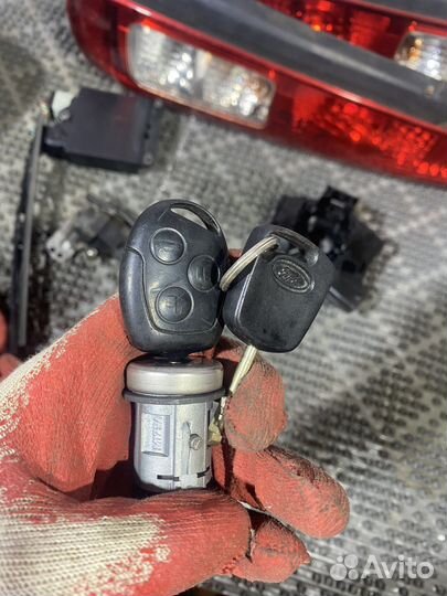 Замок зажигания с ключом Ford Fiesta Fusion 1 5D