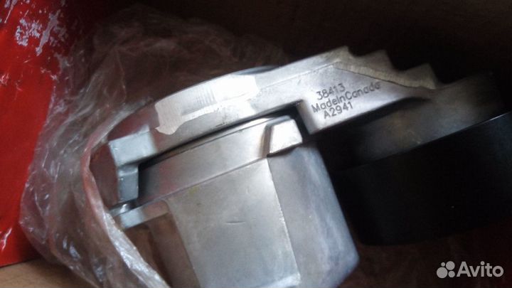 Натяжитель ремня навесного оборудования Mitsubishi