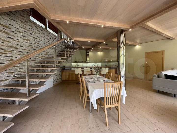 Дом 161 м² на участке 6 сот.