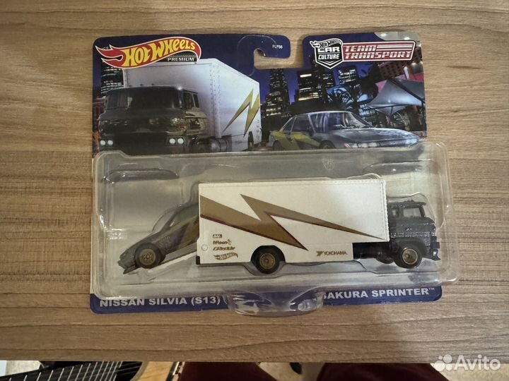Hot wheels premium team transport