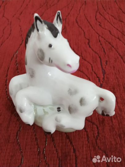 Статуэтка фарфор