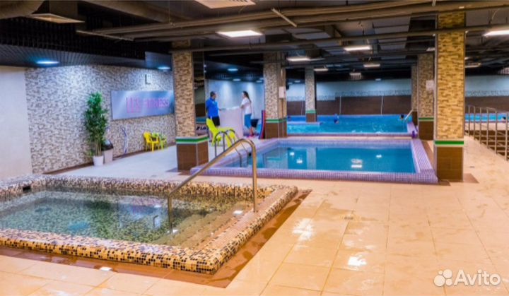 Абонемент в фитнес клуб с бассейном