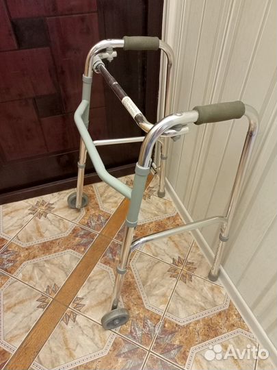 Ходунки для инвалидов