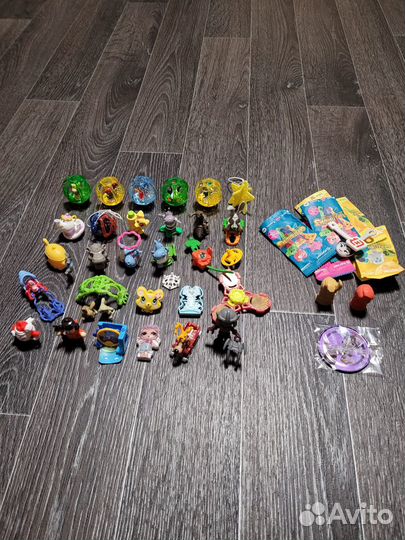 Пакетом фигурки-игрушки из Киндера и других