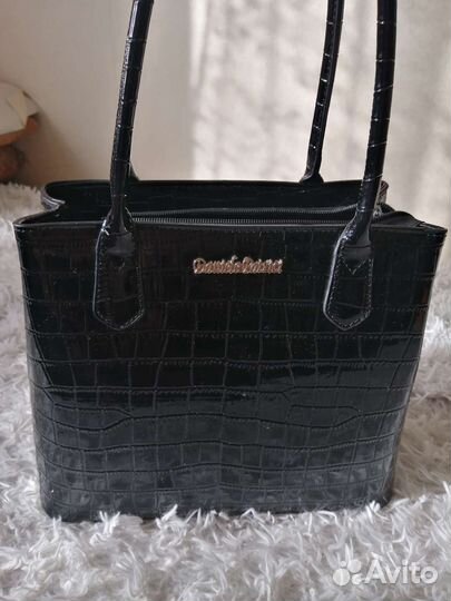 Сумка черная лаковая