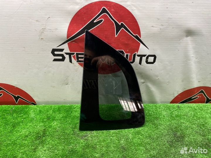 Стекло собачника левое Honda Fit GK3 L13B 2013