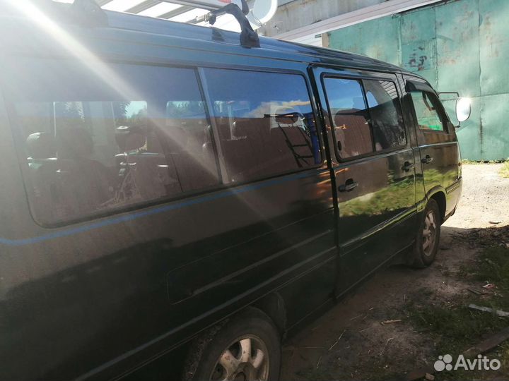 SsangYong Istana 2.9 МТ, 1999, 220 000 км