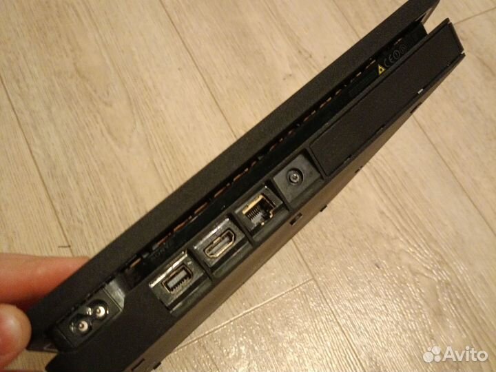 Sony playstation 4 slim