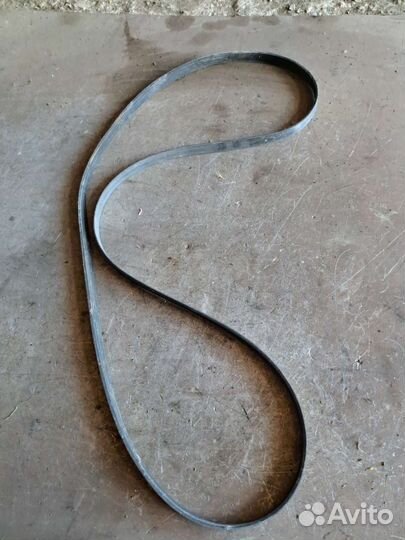 Ремень двигателя на Mercedes W220