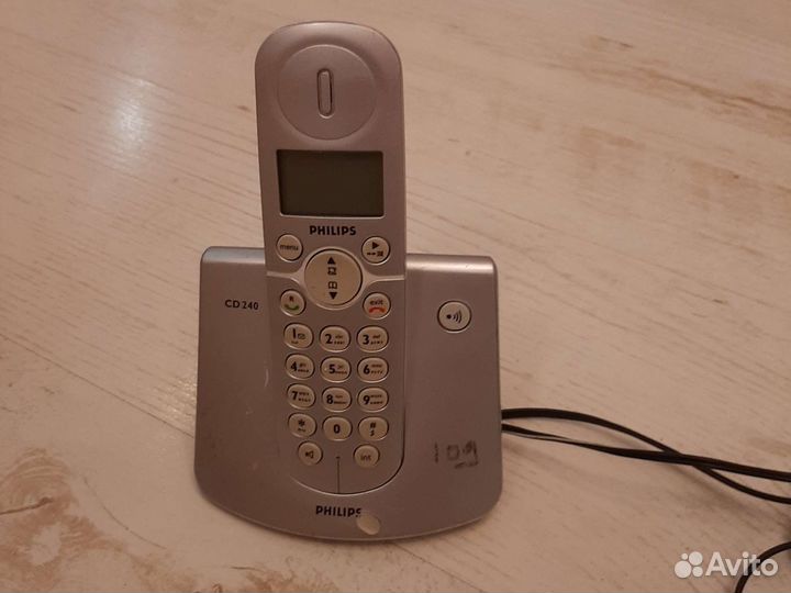 Телефон Philips CD 240