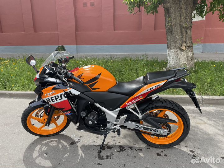 Продаю мотоцикл honda CBR 250RA Repsol