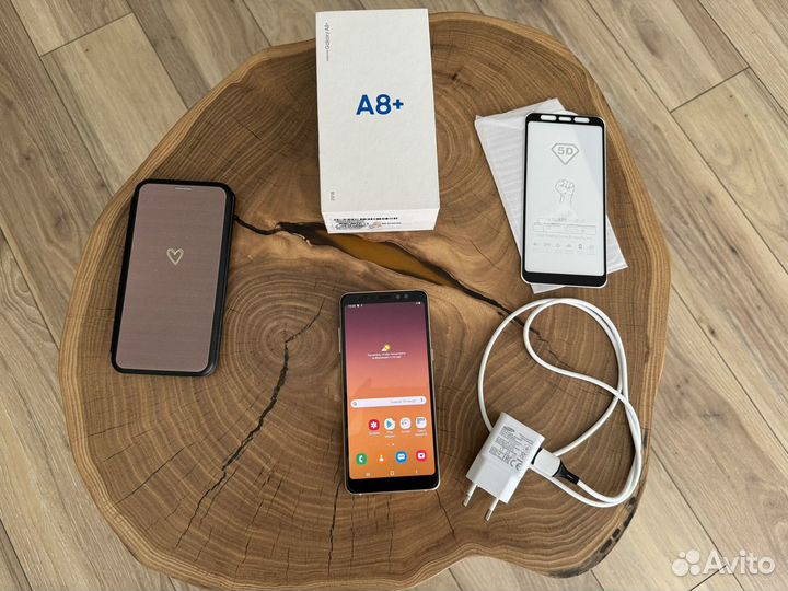 Samsung Galaxy A8+, 4/32 ГБ