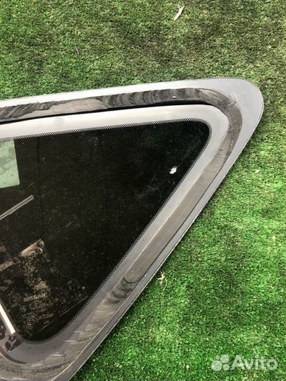 Стекло собачника правое Nissan Note HE12 HR12DE