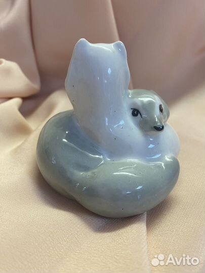 Статуэтка фарфор Два соболя