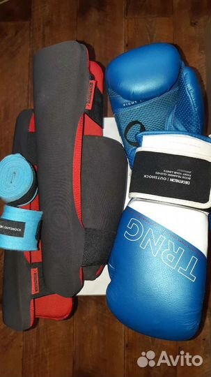Боксерские перчатки, снаряжение
