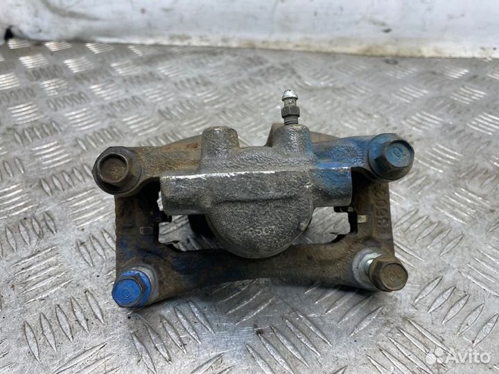 Суппорт тормозной задний левый Mitsubishi