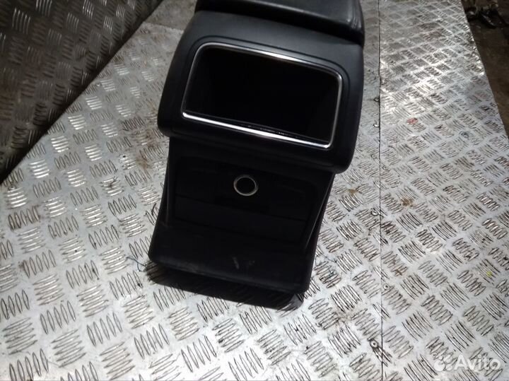 Центральная консоль Q5 8R (08-17) (подлокотник) б\