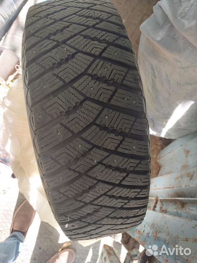 Goodyear UltraGrip Ice Arctic SUV 225/65 R17