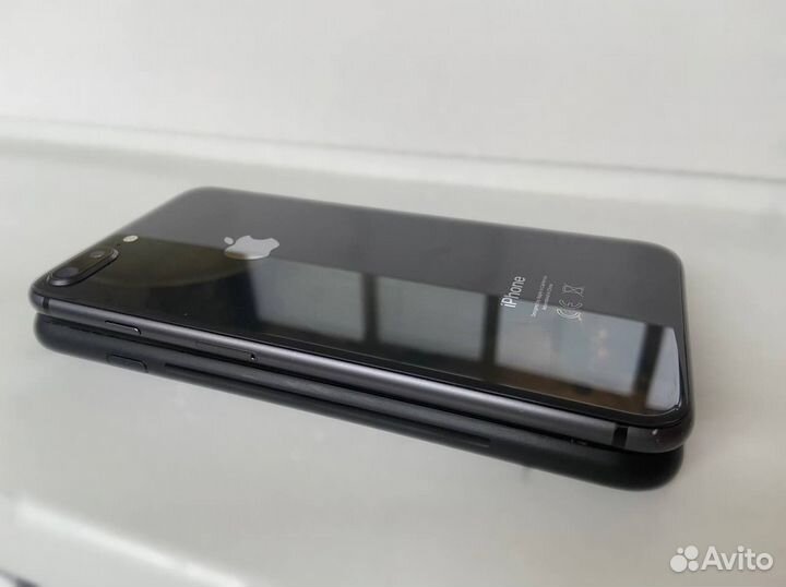 iPhone 8 Plus, 64 ГБ