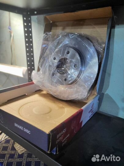 Передние тормозные диски Mitsubishi Lancer 9