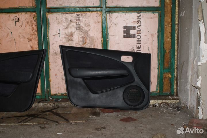 Обшивки дверей Mitsubishi Outlander CU