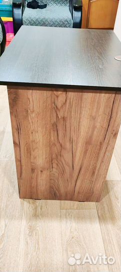 Письменный стол