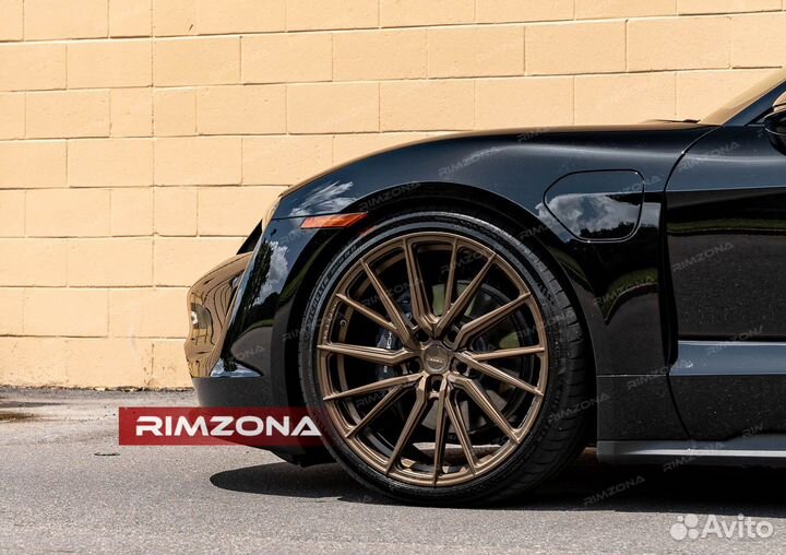 Кованые диски R22 на Porsche Panamera